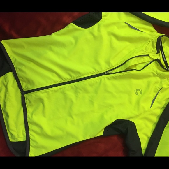 NWOT- zippered Exercise Long Sleeves Jacket🏃♂️ - Picture 1 of 3